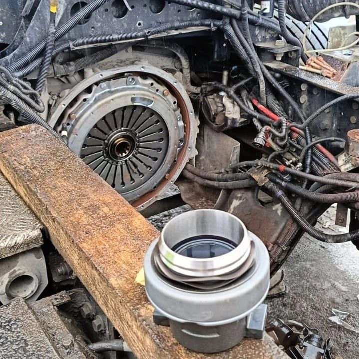 Замена выжимного подшипника сцепления грузового автомобиля